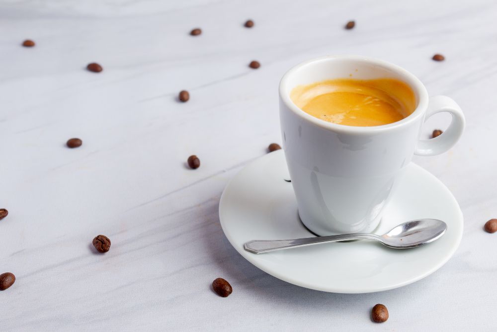 Nie espresso i nie americano! Czym właściwie jest kawa lungo?